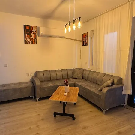 Vip For Four In The Center Of Lägenhet *